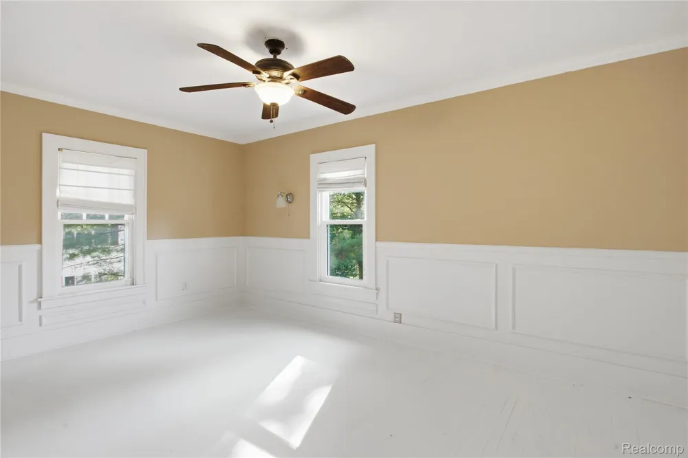 318 Court Street Howell City, MI 48843