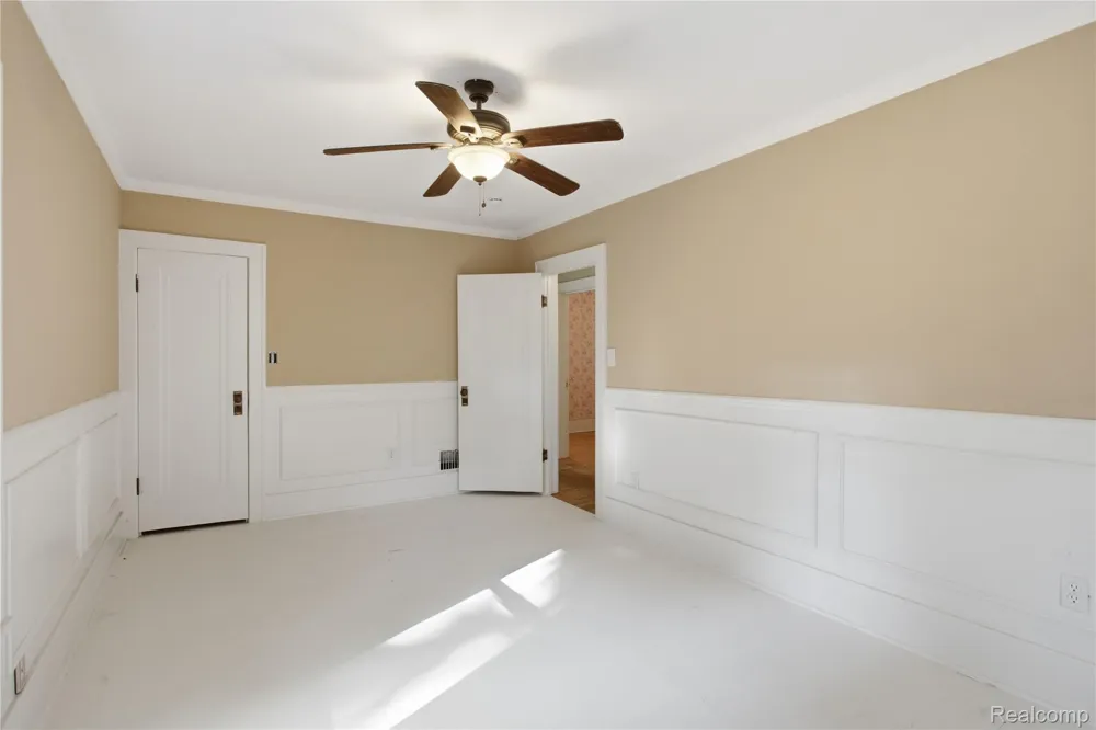 318 Court Street Howell City, MI 48843