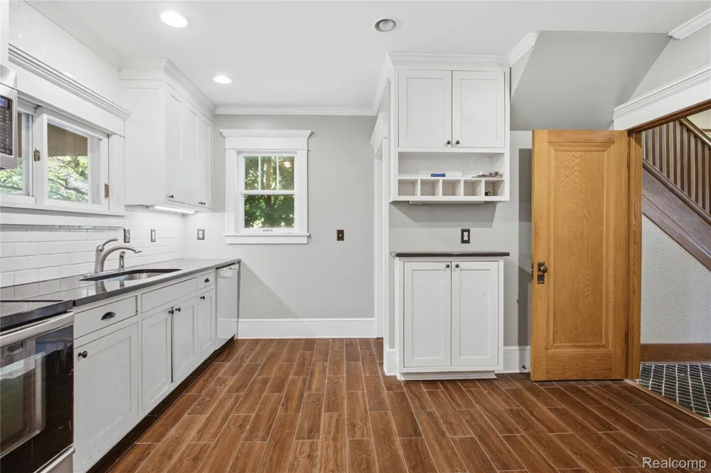 318 Court Street Howell City, MI 48843