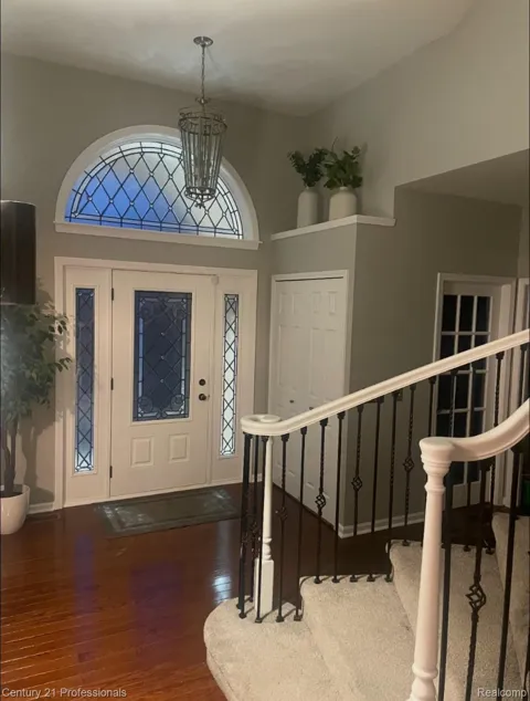 27568 Rainbow Circle
