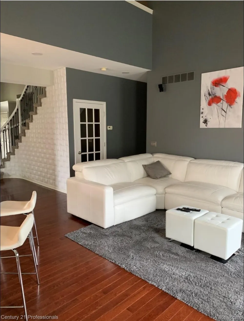 27568 Rainbow Circle Lathrup Village City, MI 48076