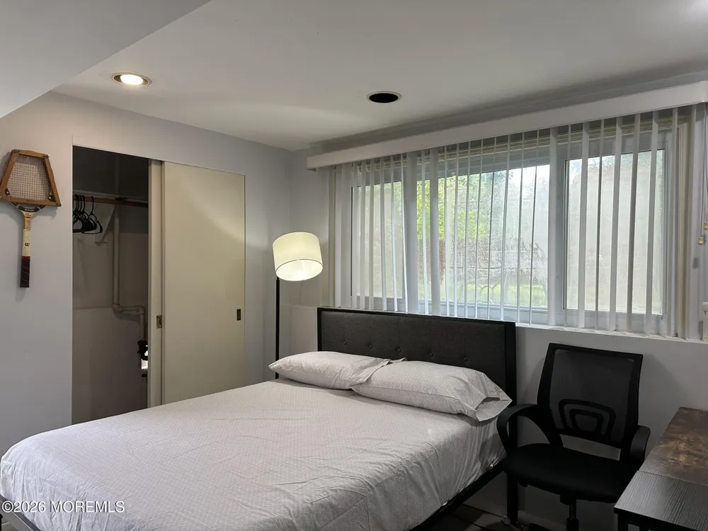 652 Holly Lane North Brunswick, NJ 08902