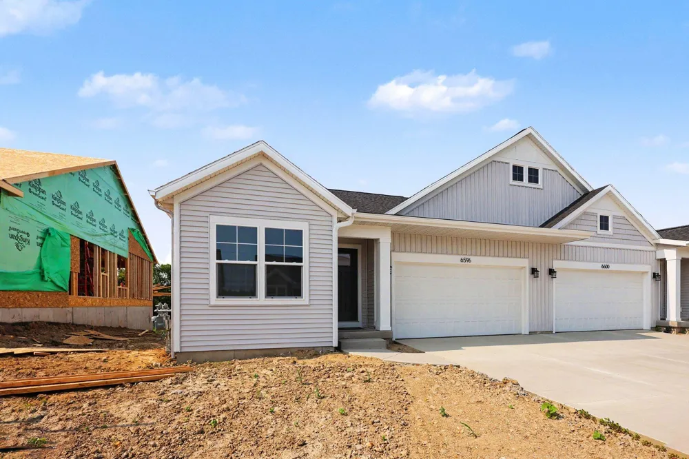 6596 Bellflower Drive SW #10 Zeeland Charter Township, MI 49464