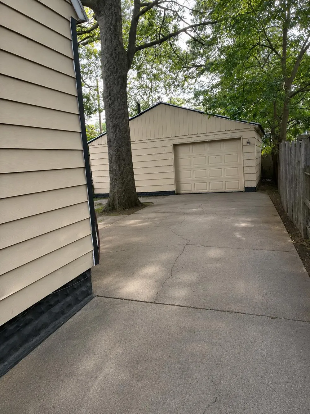 2429 Maffett Street Muskegon Heights City, MI 49444
