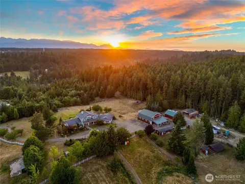 1254 NE Raspberry Ridge Lane