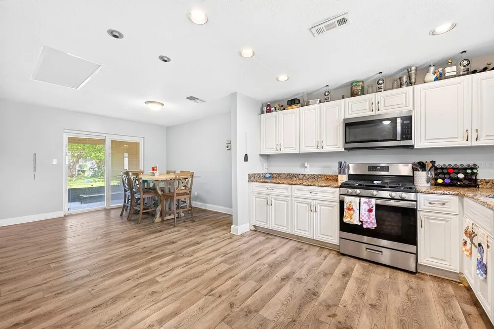 10330 LICORICE WAY Orlando, FL 32821
