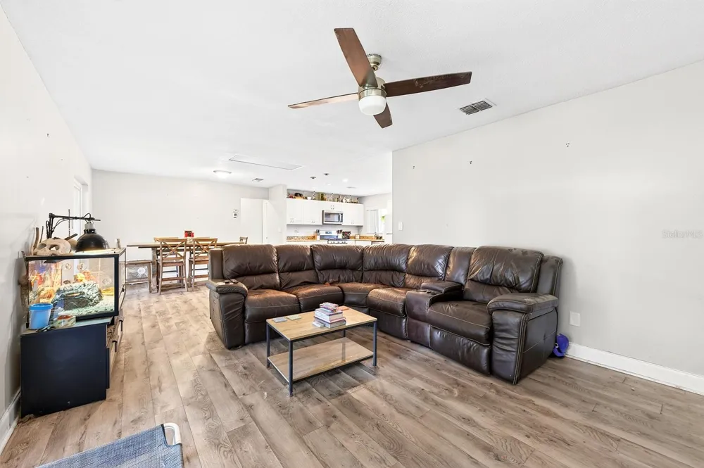 10330 LICORICE WAY Orlando, FL 32821