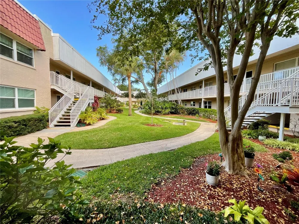 10034 64TH AVENUE #11 St Petersburg, FL 33708