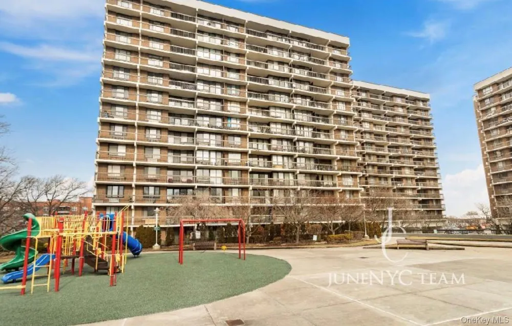 15038 Union Turnpike #8M Flushing, NY 11367