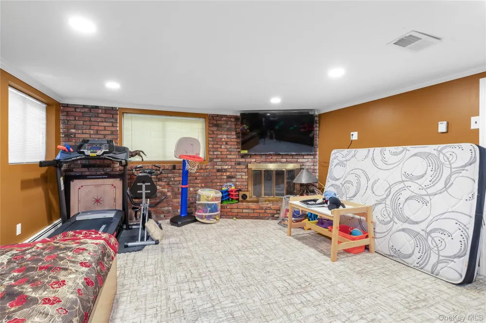 80 Rosalie Court East Meadow, NY 11554