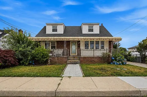 335 Roquette Avenue