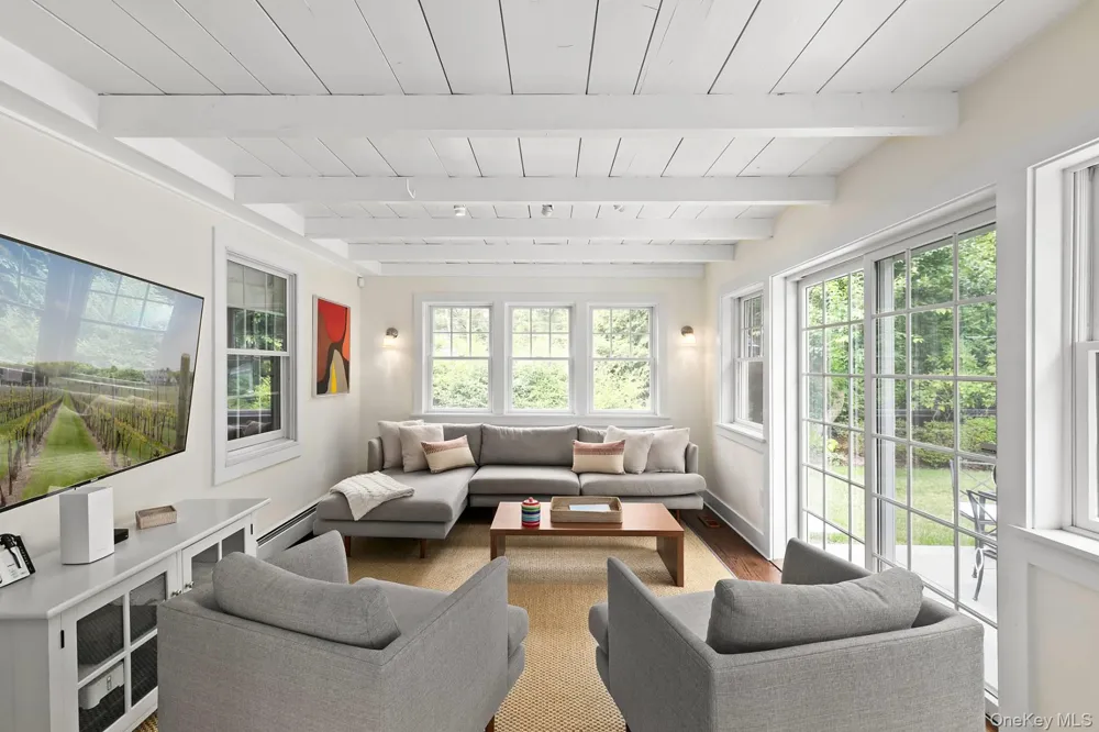 98 Sherrill Road East Hampton, NY 11937