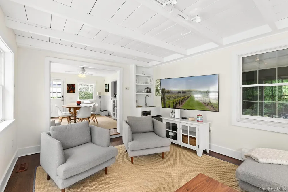 98 Sherrill Road East Hampton, NY 11937