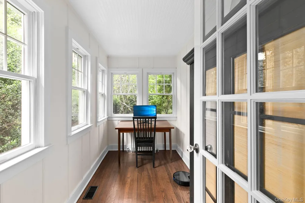 98 Sherrill Road East Hampton, NY 11937
