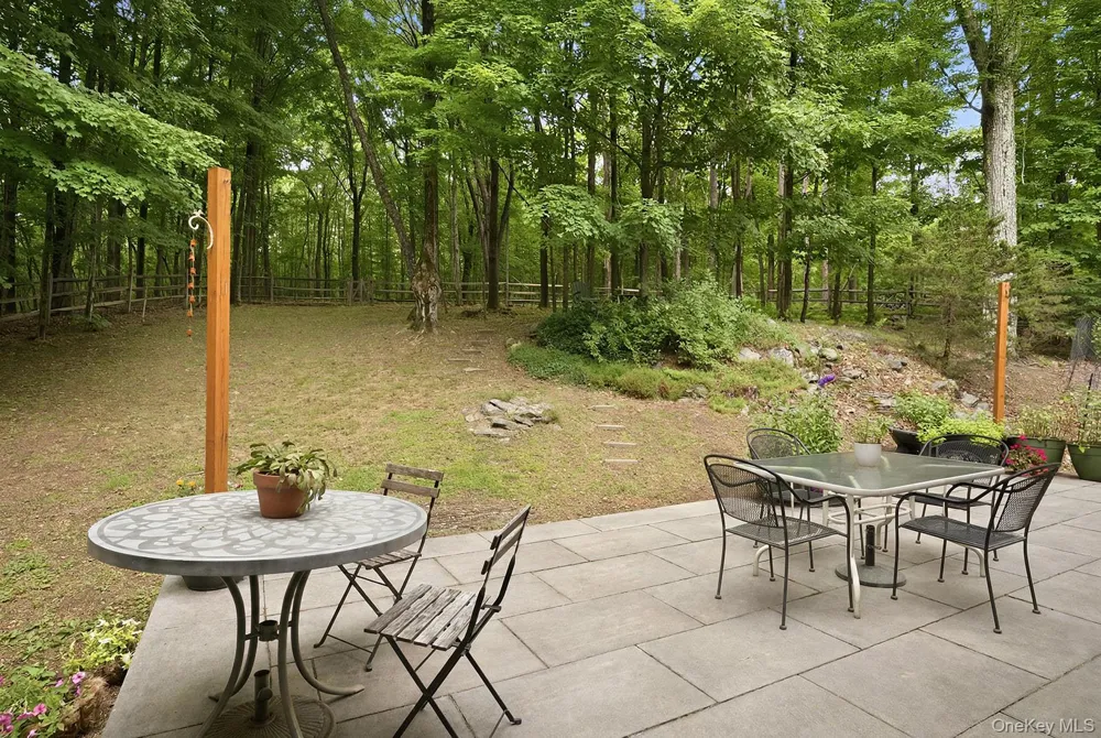 252 Vly Atwood Road Stone Ridge, NY 12484