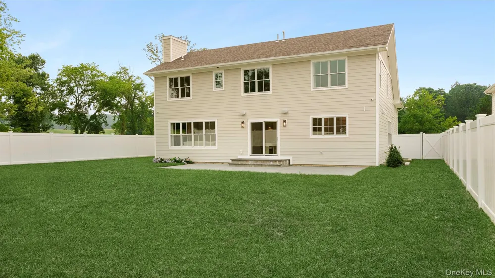 738 Motts Cove Road Glen Head, NY 11545