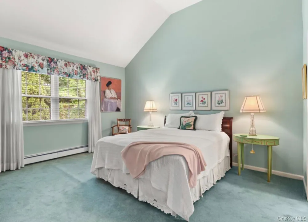 31 Joyces Way Bay Shore, NY 11706