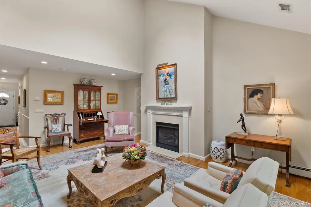 31 Joyces Way Bay Shore, NY 11706