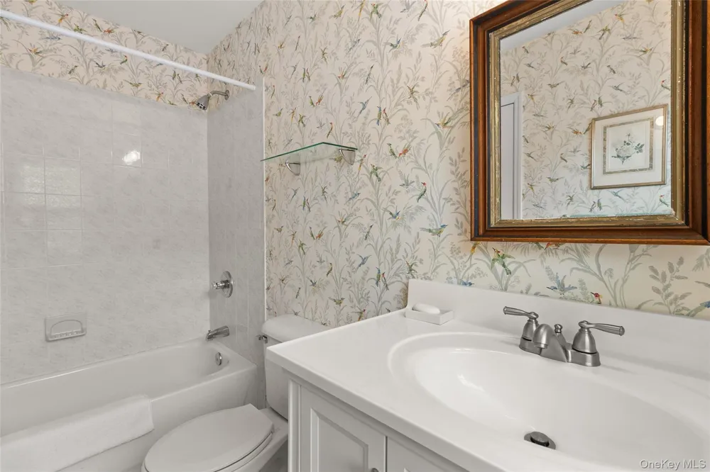 31 Joyces Way Bay Shore, NY 11706