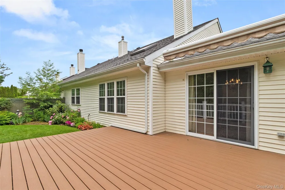 31 Joyces Way Bay Shore, NY 11706
