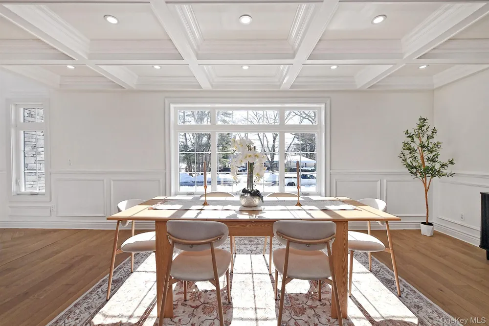 11 Edcris Lane Huntington, NY 11743
