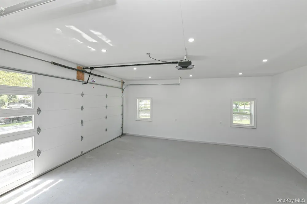 11 Edcris Lane Huntington, NY 11743