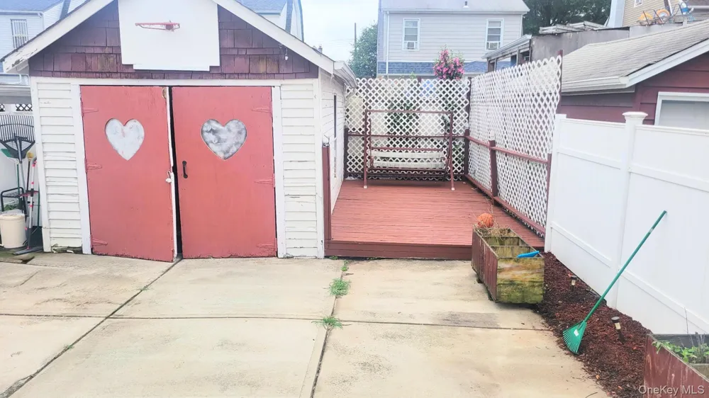 9230 212th Place Queens Village, NY 11428