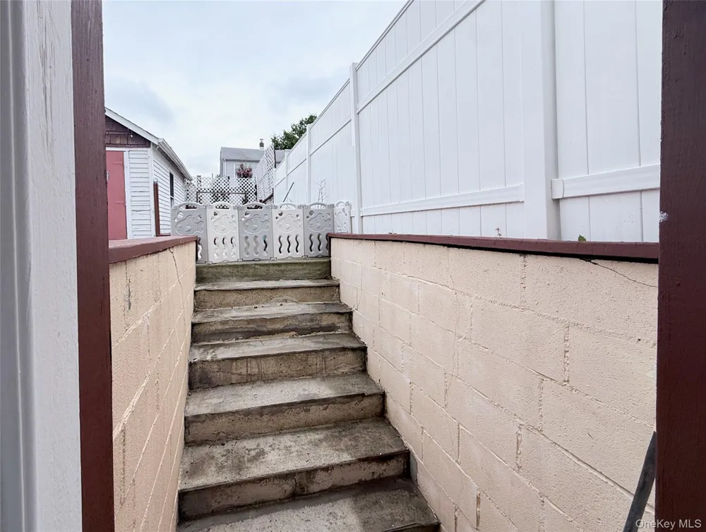 9230 212th Place Queens Village, NY 11428