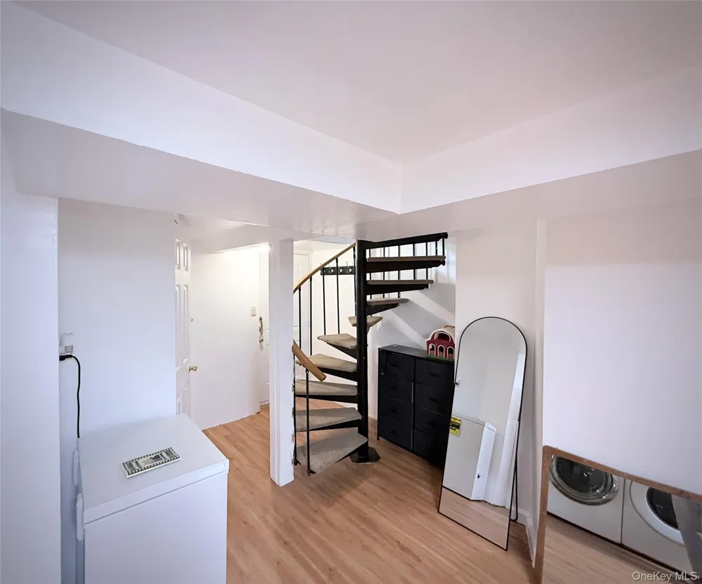 9230 212th Place Queens Village, NY 11428