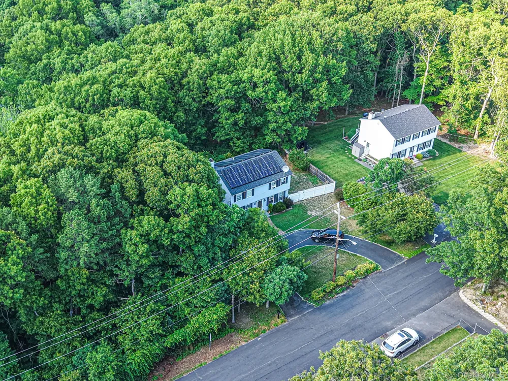 49 Barbara Lane Medford, NY 11763
