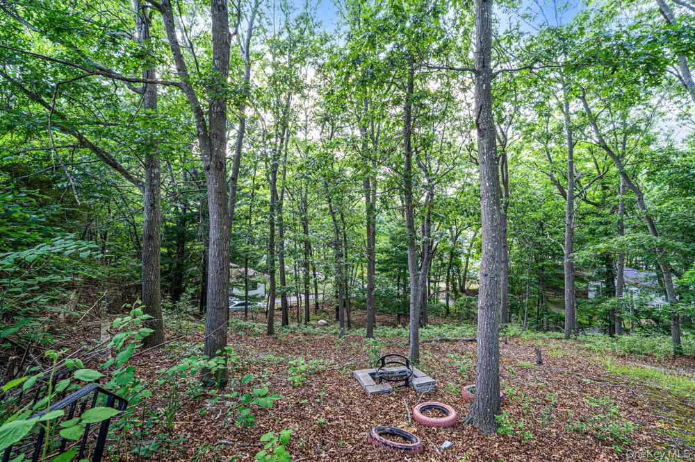 49 Barbara Lane Medford, NY 11763