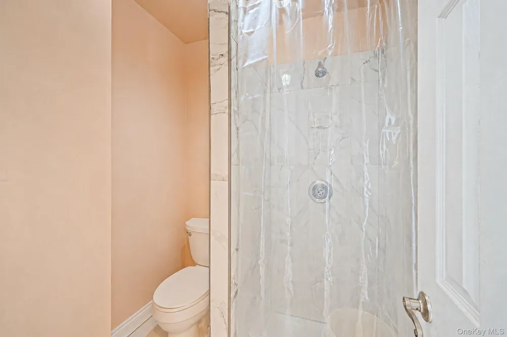 49 Barbara Lane Medford, NY 11763