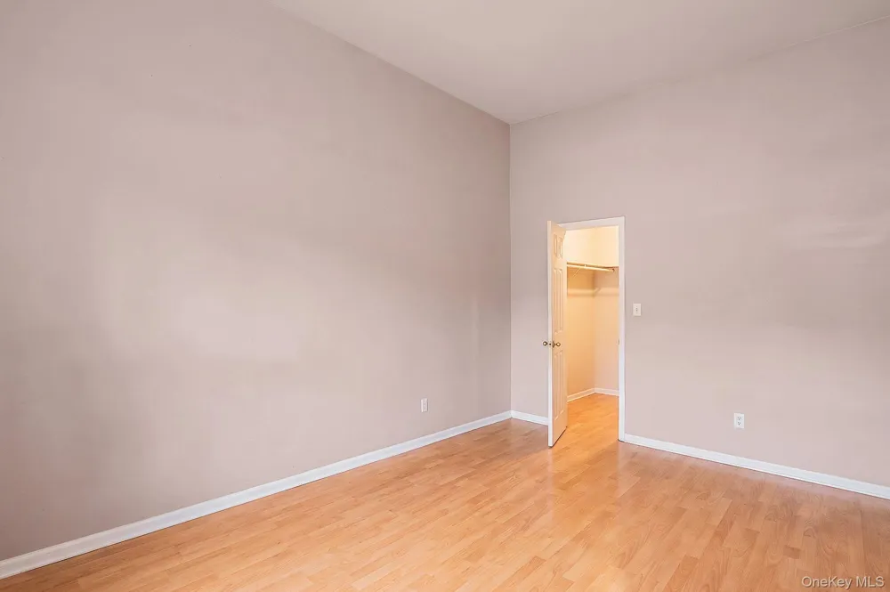 49 Barbara Lane Medford, NY 11763