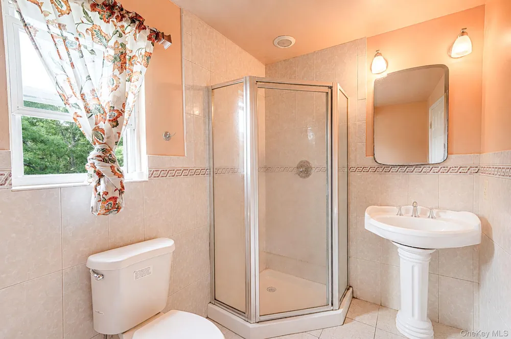 49 Barbara Lane Medford, NY 11763