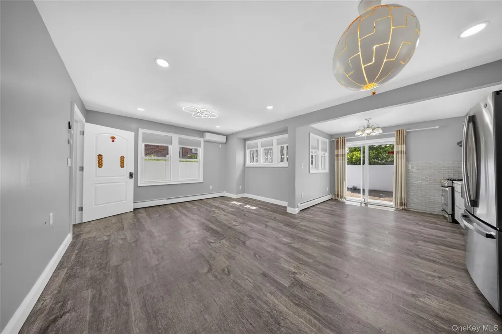 3822 205th Street Bayside, NY 11361