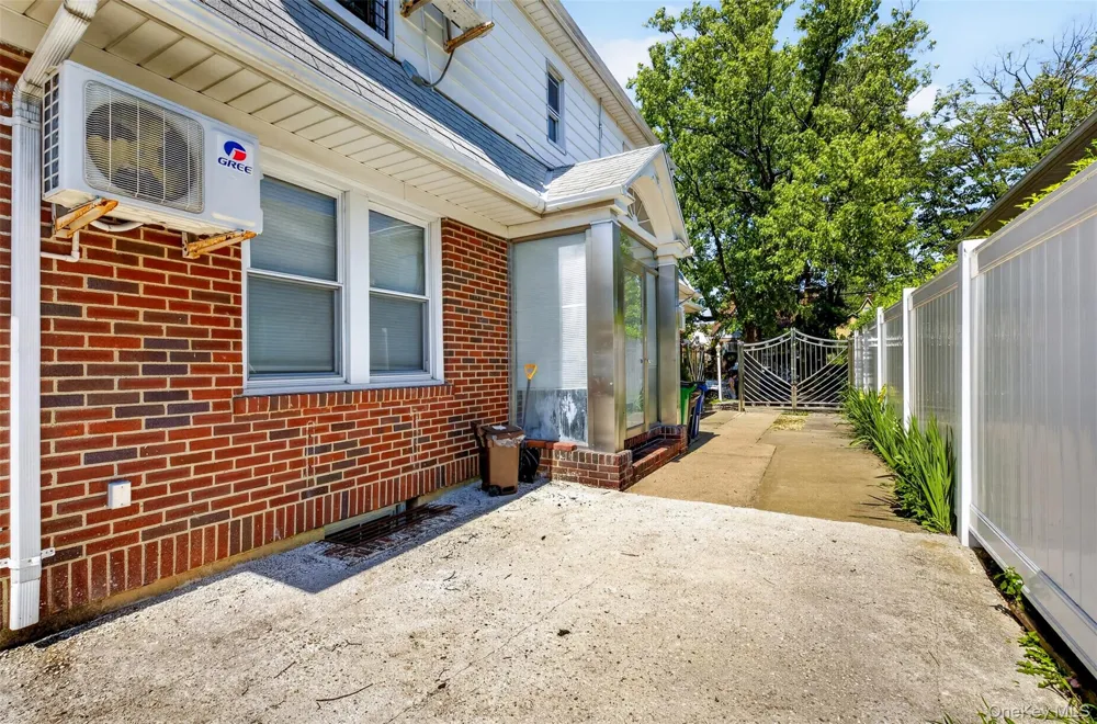 3822 205th Street Bayside, NY 11361