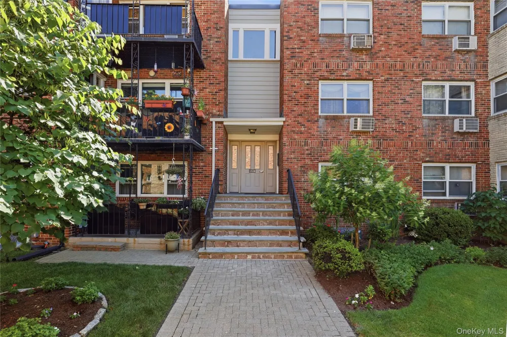 152 B N Broadway #2E White Plains, NY 10603