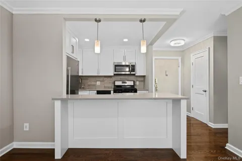 152 B N Broadway #2E