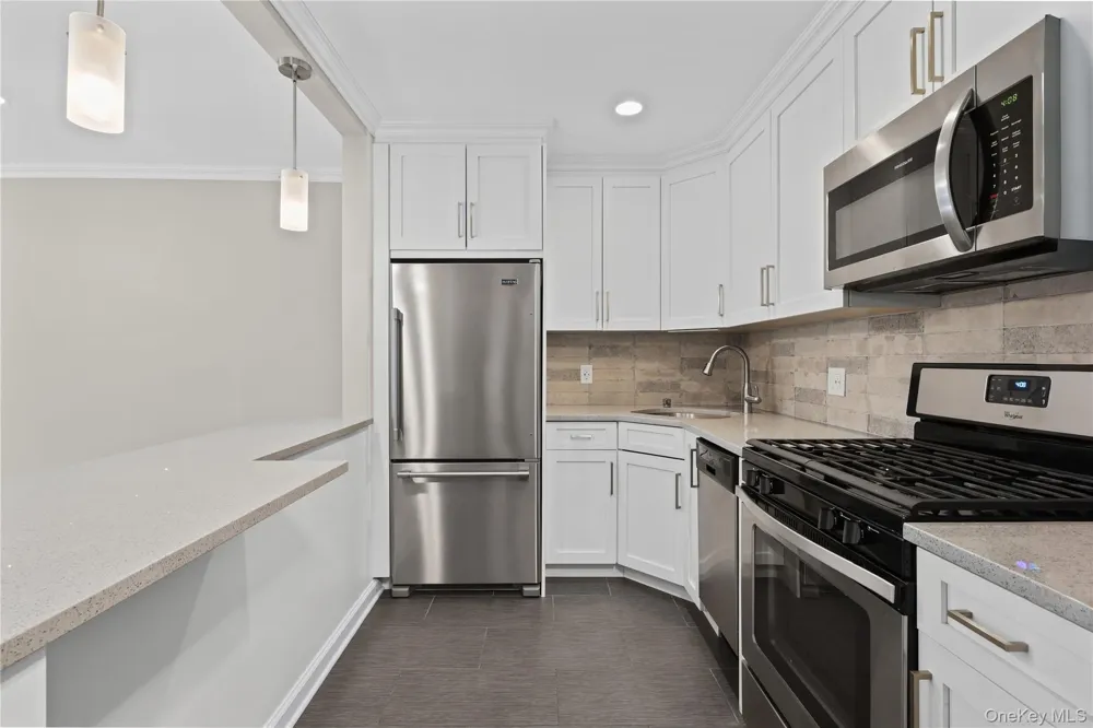 152 B N Broadway #2E White Plains, NY 10603
