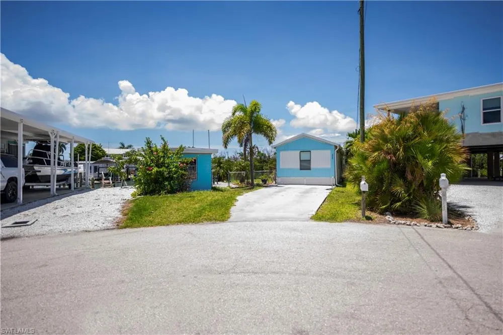 3965 Phoenix Drive St. James City, FL 33956