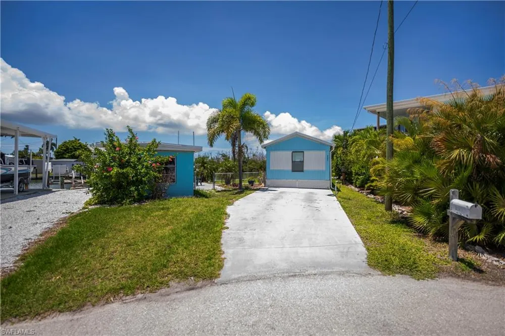 3965 Phoenix Drive St. James City, FL 33956