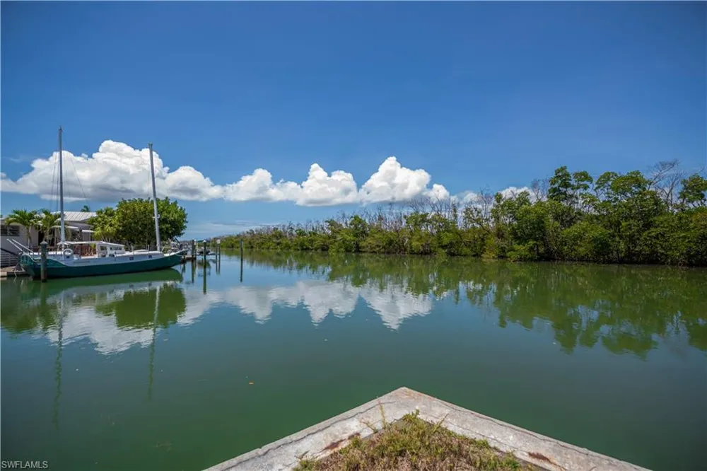 3965 Phoenix Drive St. James City, FL 33956