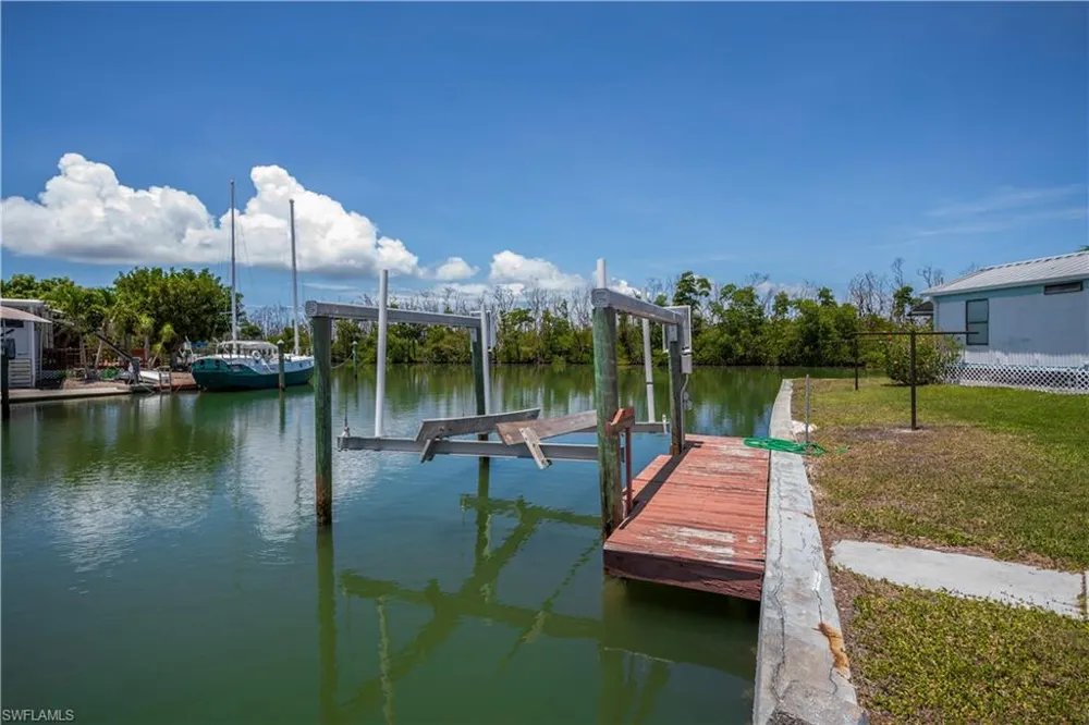 3965 Phoenix Drive St. James City, FL 33956