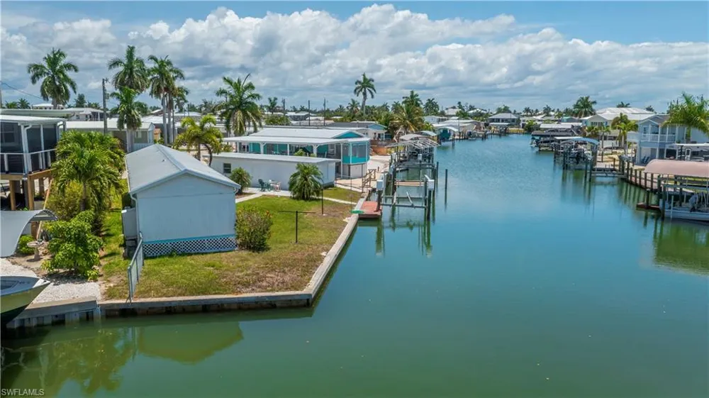3965 Phoenix Drive St. James City, FL 33956