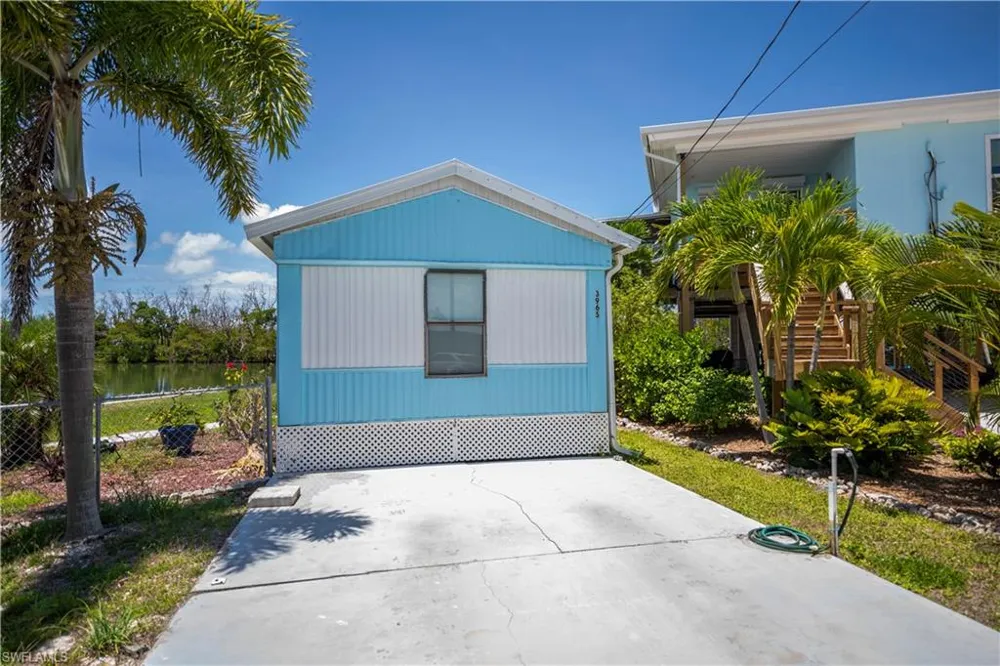 3965 Phoenix Drive St. James City, FL 33956