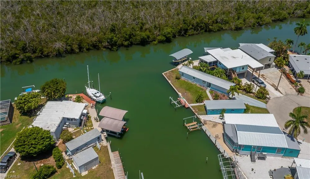 3965 Phoenix Drive St. James City, FL 33956