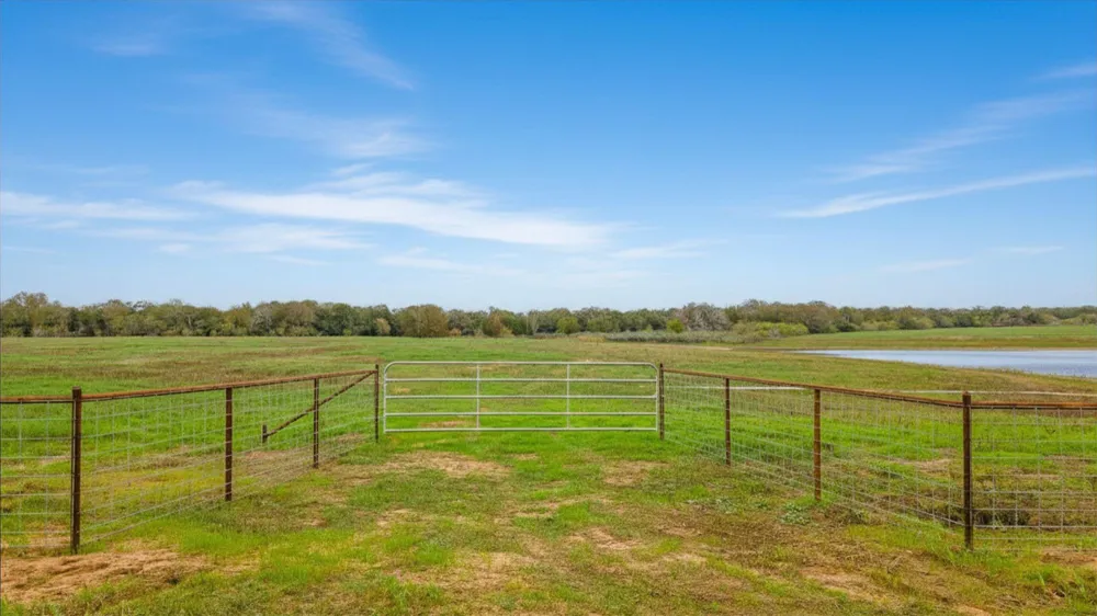 Armstrong Derry Rd Flatonia, TX 78941