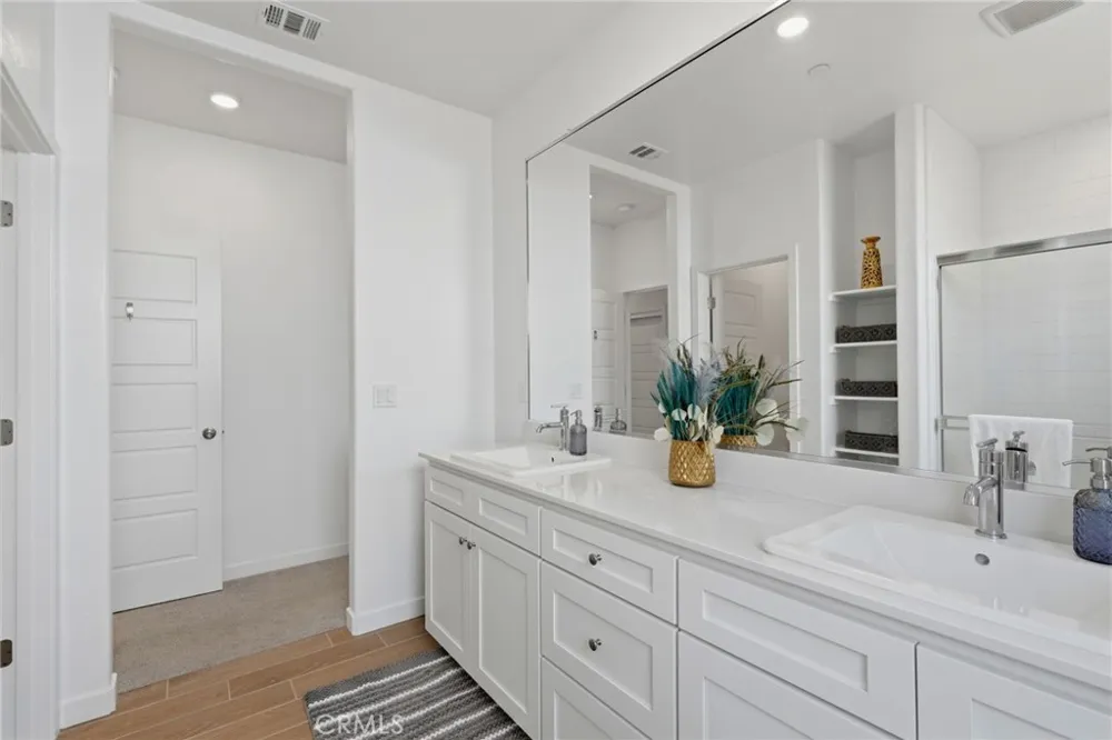 530 Baylor Lemoore, CA 93245