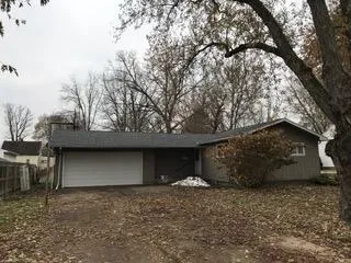 511 W Berry Avenue