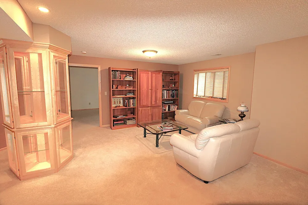 829 Autumn Way Stillwater, MN 55082